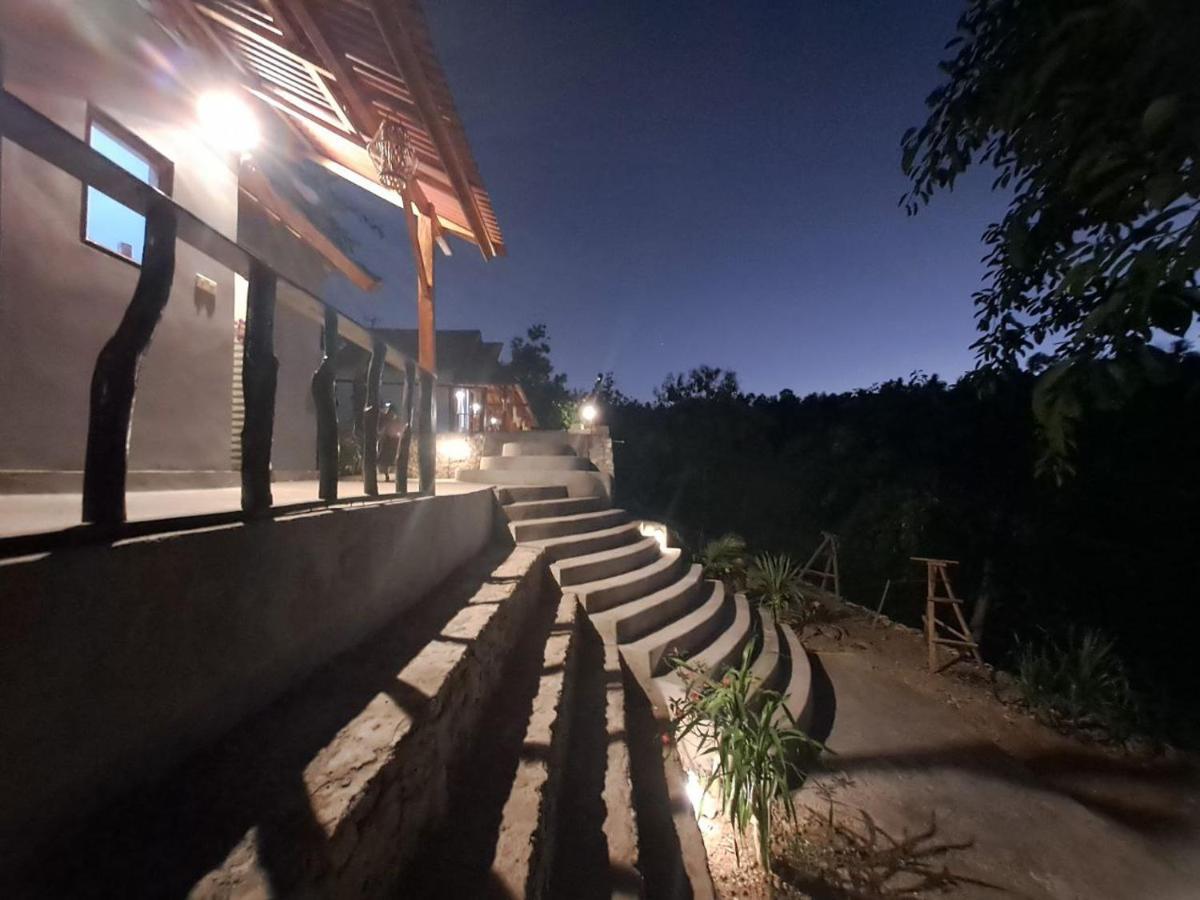 Vina Bungalow Toyapakeh エクステリア 写真