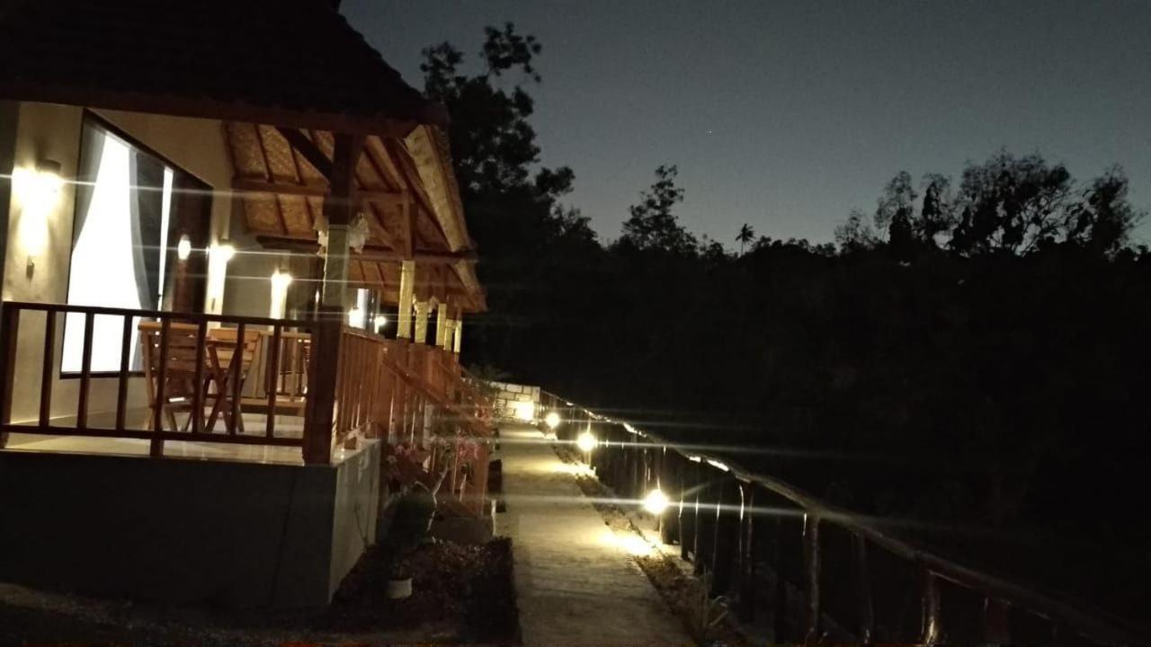 Vina Bungalow Toyapakeh エクステリア 写真